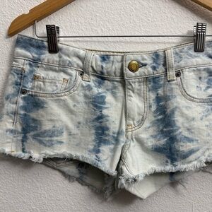 100% Cotton American Eagle AE Tie Dye Denim Shorts Raw Hem low rise Y2K Size 8